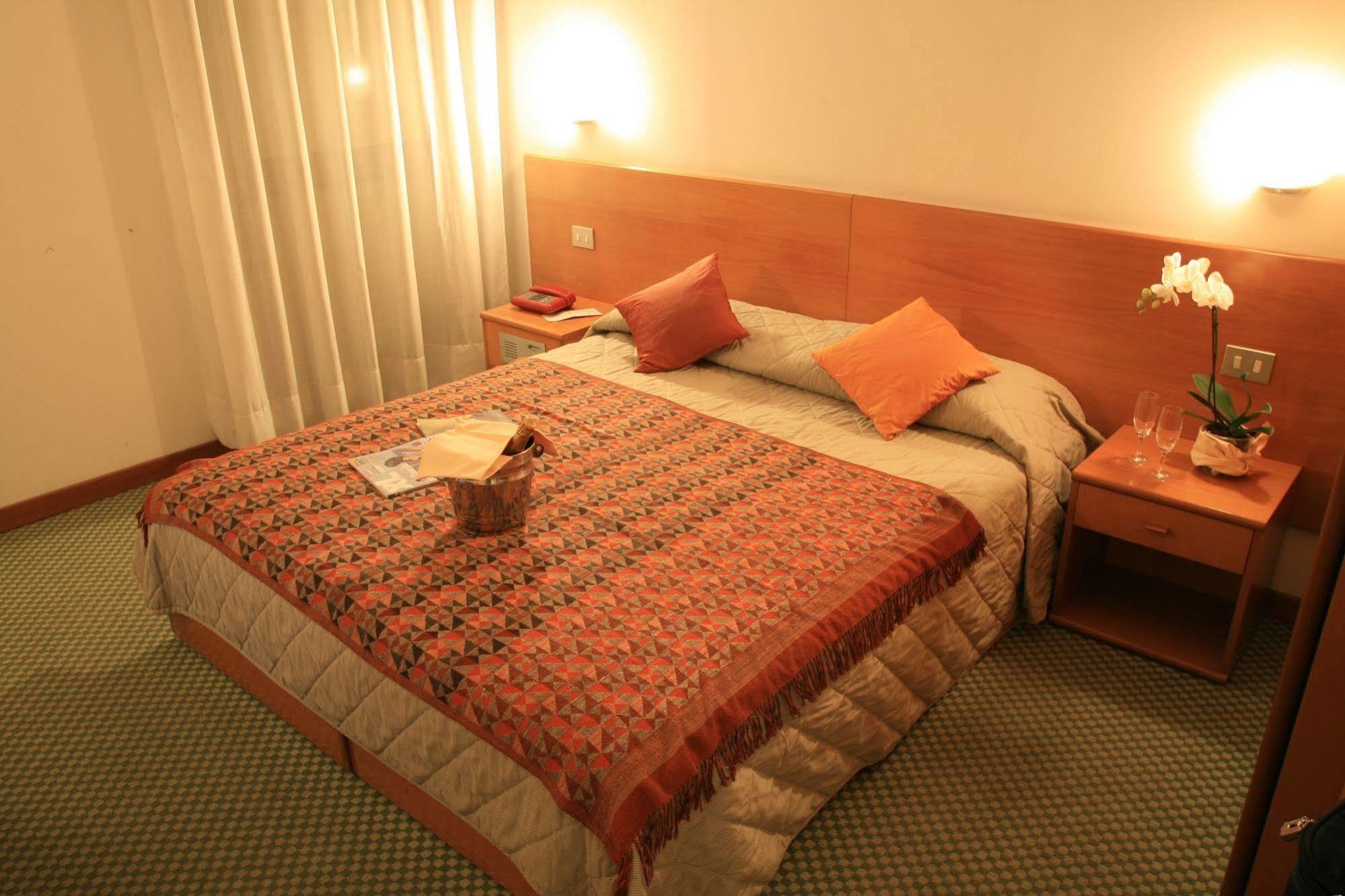Hotel La Fenice 4*